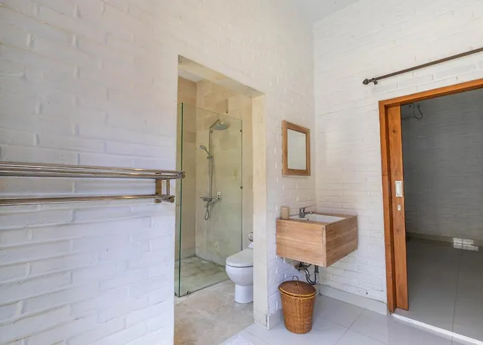 Surf Retreat Sari Bali Villa Pulukan